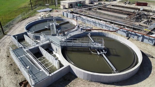 伊利諾伊州芝加哥某水/廢水處理廠鳥瞰圖